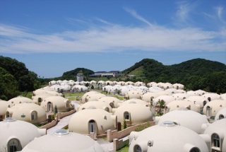 ここ、日本です。まさかの「発泡スチロールでできたホテル」が美しすぎると話題に！